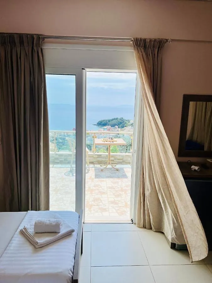 Mistral Inn Himare 0*,  Albanië