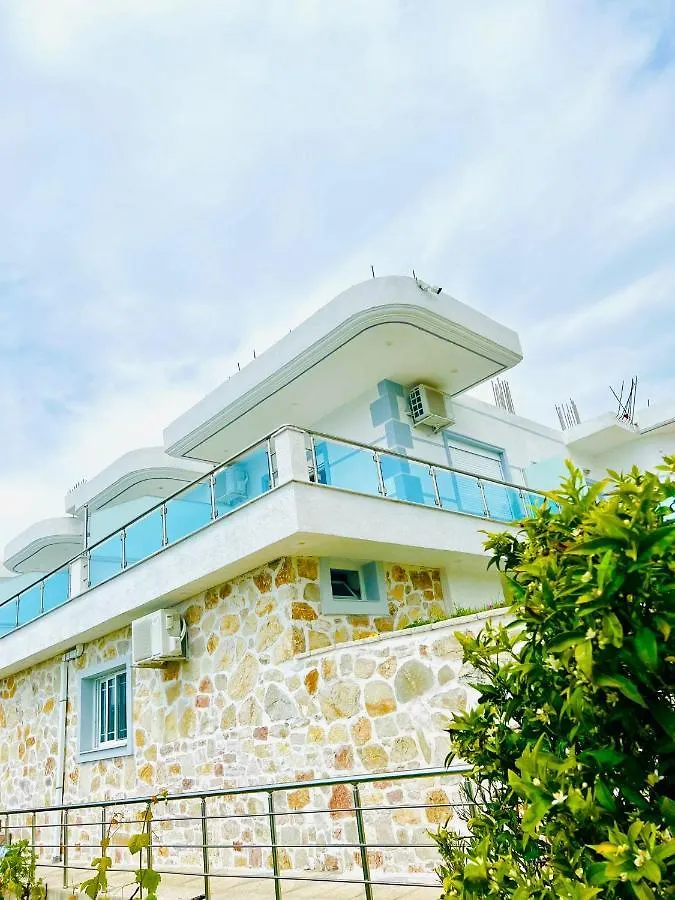 Mistral Inn Himare