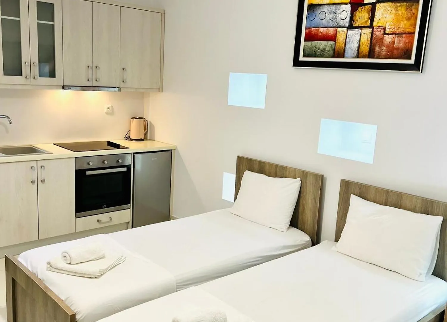 Mistral Inn Himare